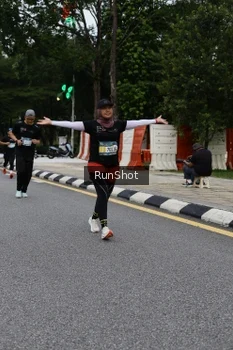 Runner Photo 4300834