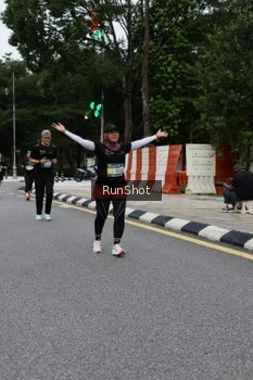 Runner Photo 4300837