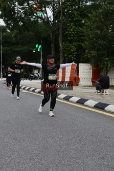 Runner Photo 4300839