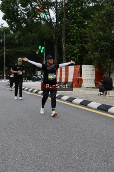 Runner Photo 4300840