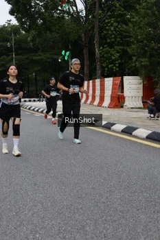 Runner Photo 4300851