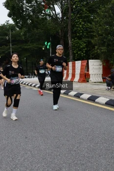 Runner Photo 4300856