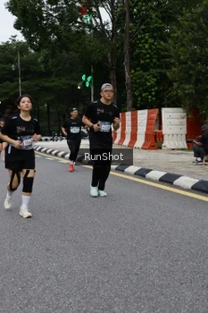Runner Photo 4300861