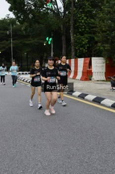 Runner Photo 4300866