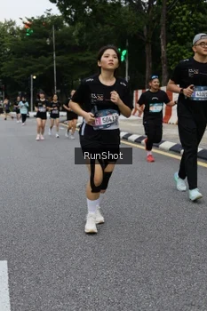 Runner Photo 4300870