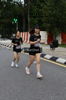 Runner Photo 4300874