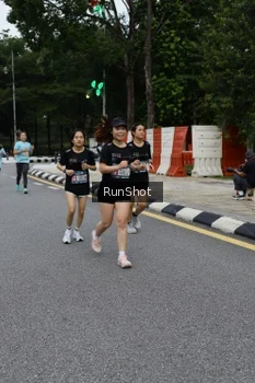 Runner Photo 4300875