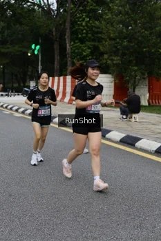 Runner Photo 4300877