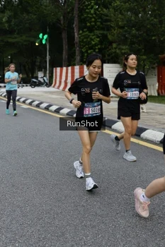 Runner Photo 4300878