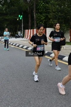Runner Photo 4300879