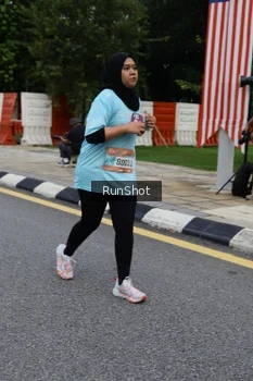 Runner Photo 4300910