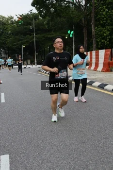 Runner Photo 4300912