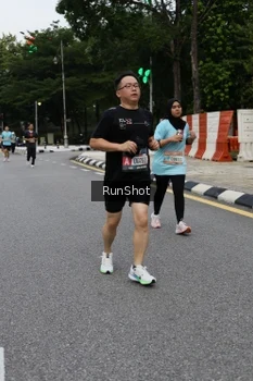 Runner Photo 4300914