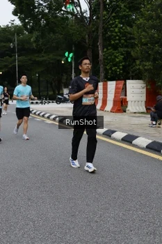 Runner Photo 4300915