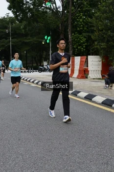 Runner Photo 4300916