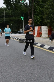 Runner Photo 4300917