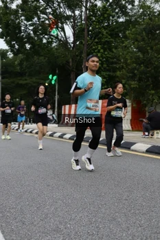 Runner Photo 4300919