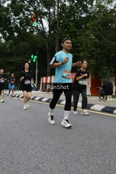 Runner Photo 4300920