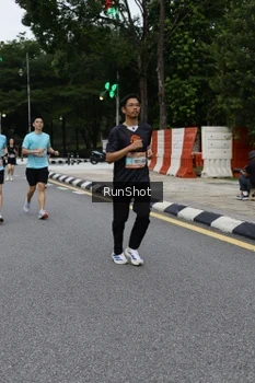 Runner Photo 4300924