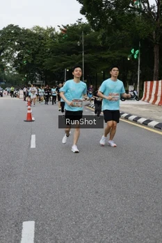 Runner Photo 4300930