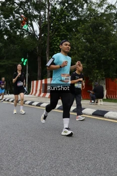 Runner Photo 4300933