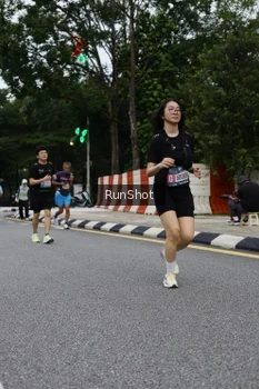 Runner Photo 4300934