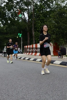 Runner Photo 4300942