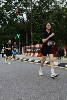 Runner Photo 4300944
