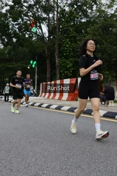 Runner Photo 4300945