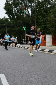 Runner Photo 4300946