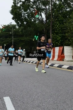 Runner Photo 4300951