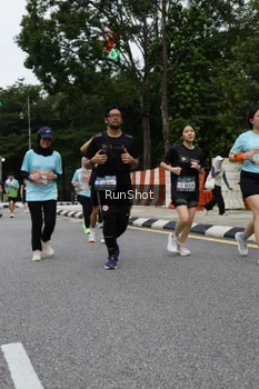 Runner Photo 4300983