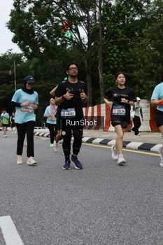 Runner Photo 4300985