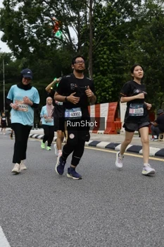 Runner Photo 4300990