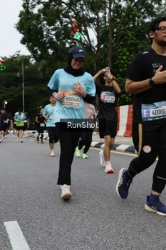 Runner Photo 4300996