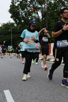 Runner Photo 4300998
