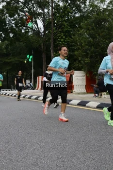 Runner Photo 4301020