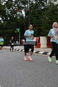 Runner Photo 4301024