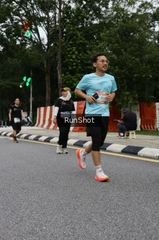 Runner Photo 4301025