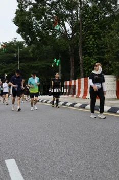 Runner Photo 4301030