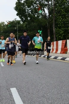 Runner Photo 4301035