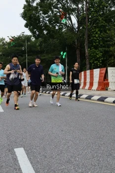 Runner Photo 4301038