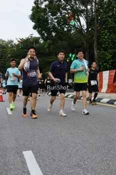 Runner Photo 4301041