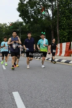 Runner Photo 4301044