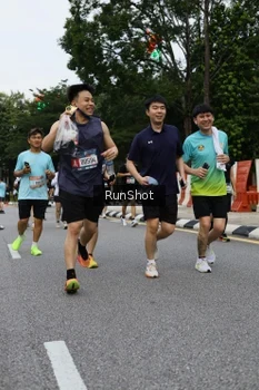 Runner Photo 4301047