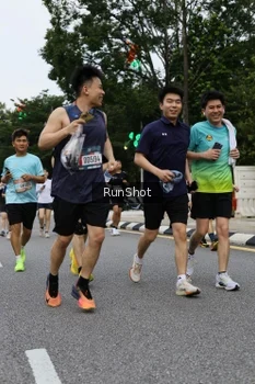 Runner Photo 4301048
