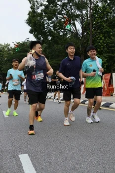 Runner Photo 4301053