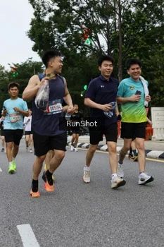 Runner Photo 4301059
