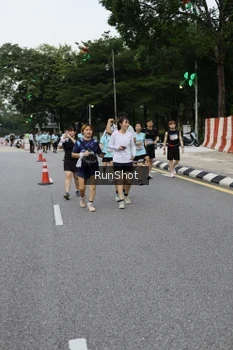 Runner Photo 4301061