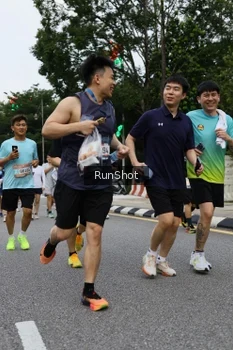 Runner Photo 4301062